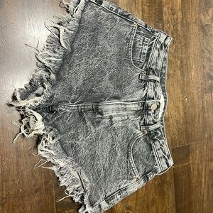 PACSUN HIGH RISE ACID WASH SHORTS- 25